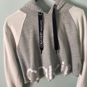 cropped hoodie